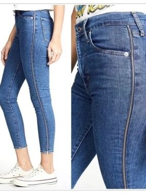 Levi's Women's Skinny Jeans in Medium Blue with Side Zipper Size 33
